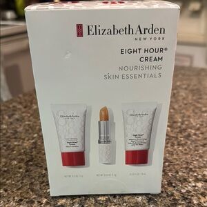 NEW Elizabeth Arden Nourishing Essentials Eight Hour Cream Set